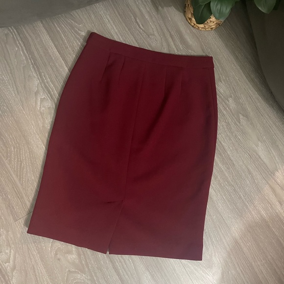 Talbots Maroon Wine Skirt With Gold Side Zipper - Picture 6 of 8